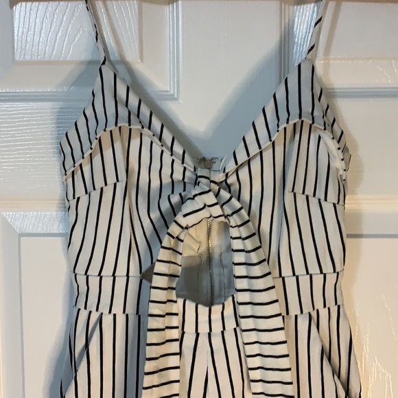 White pinstripe jumpsuit - Picture 2 of 4